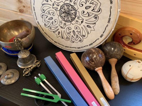 様々な種類のヒーリング楽器